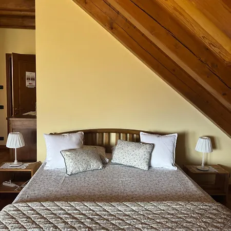 Casa Brencio Nocleg ze śniadaniem 3*